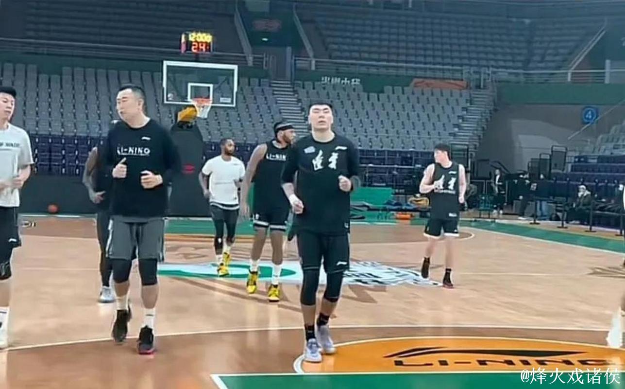 辽宁男篮晒训练视频:主场迎战广厦男篮今晚开战 辽宁男篮晒训练视频:主场迎战广厦男篮今晚开战